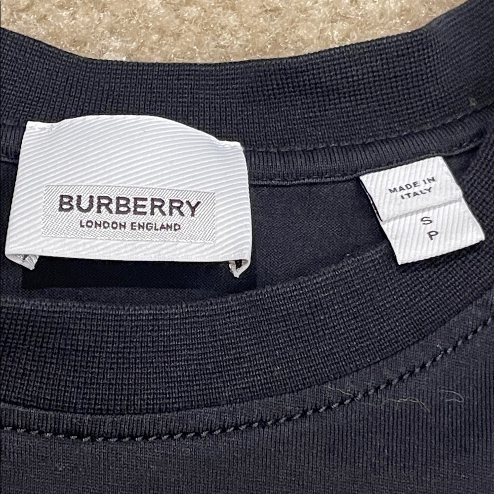 Burberry Cut Off Cow Short Sleeve T-Shirt (size S) - Picture 5 of 10